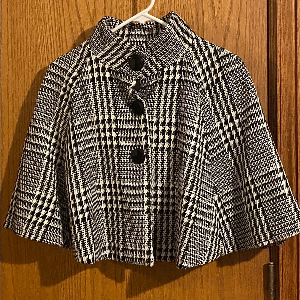 Opening Act Black and White Houndstooth Jacket shawl